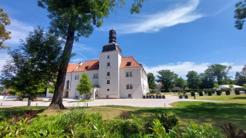 Rekonstrukce zámku Dolní Břežany - Hotel